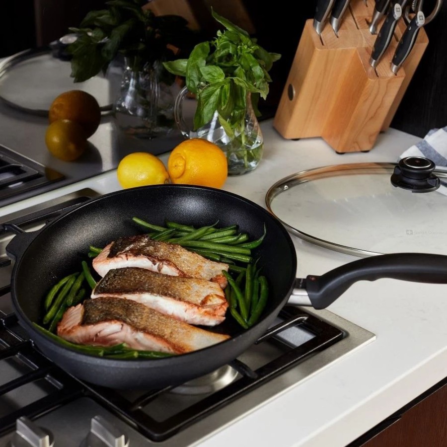 Skillets & Fry Pans * | Swiss Diamond | Xd Oval Fry Pan With Lid 15 X 10.25